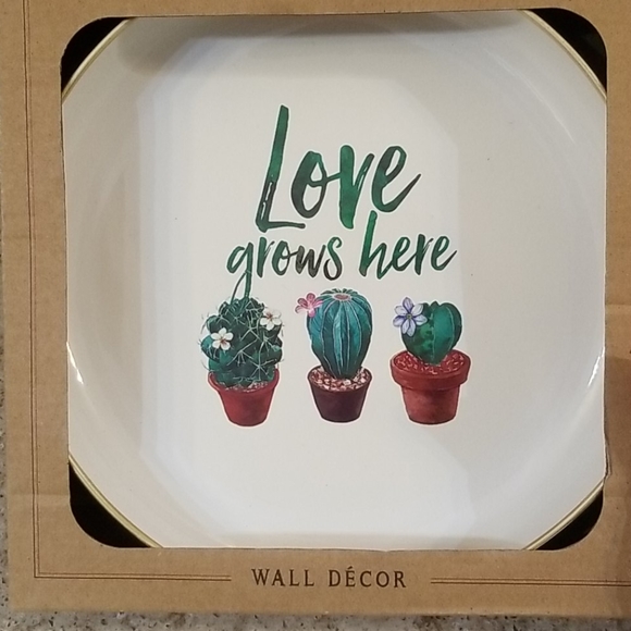 Love Grows Here wall decor - Picture 2 of 6